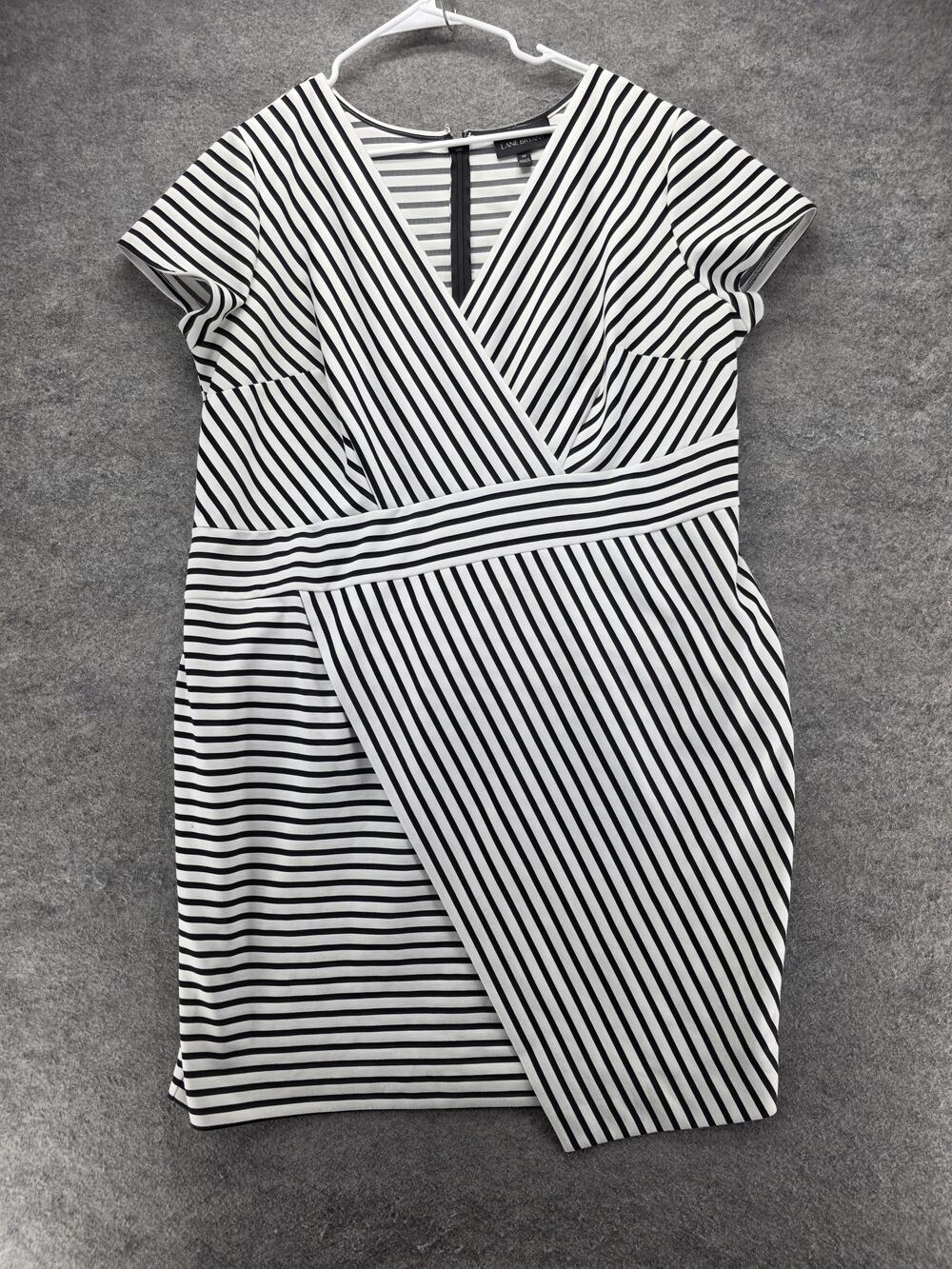 Lane Bryant Dress Womens 20 White Striped Wrap Knee Length V-Neck Short Sleeve